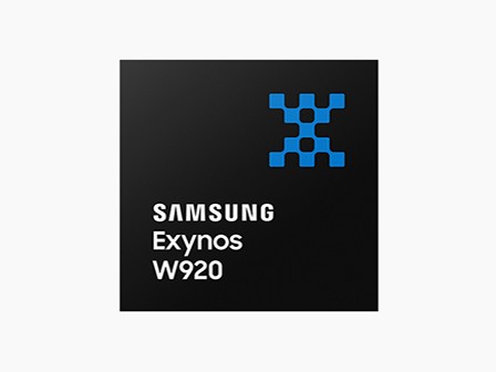 An image of Samsung Exynos W920 chip floating on a Smartwatch.