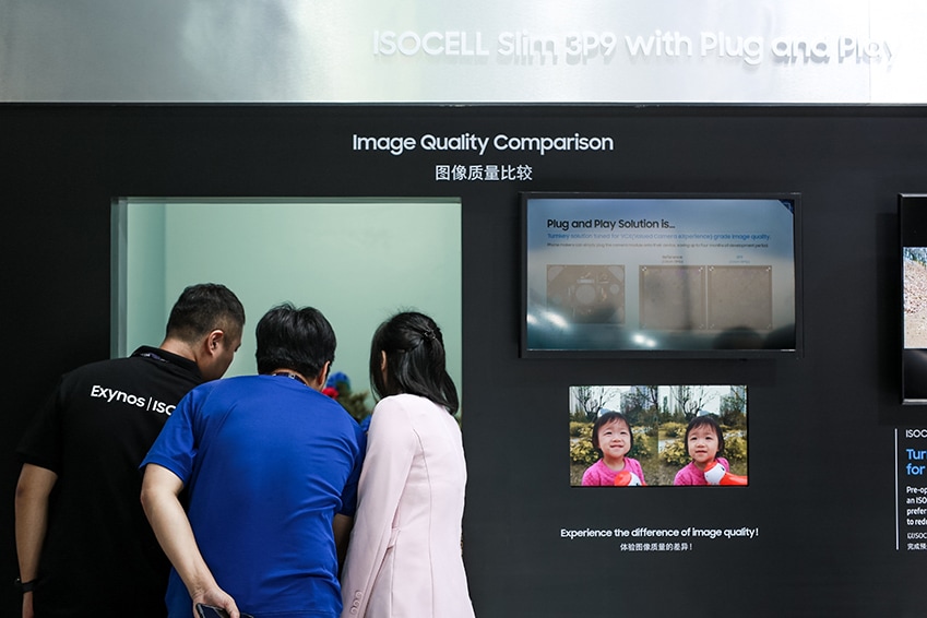 관람객들의 발길을 붙잡은 ‘ISOCELL Slim 3P9’은 스마트폰 카메라 개발 기간을 최대 4개월 단축할 수 있는 솔루션인 ‘ISOCELL Plug&Play’를 탑재해 중국 스마트폰 제조사의 관심을 끌었다. 