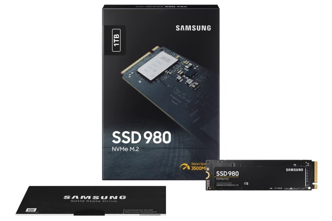 NVMe SSD 980 1TB 제품 박스 아래쪽으로 구성품이 배치되어 있습니다.