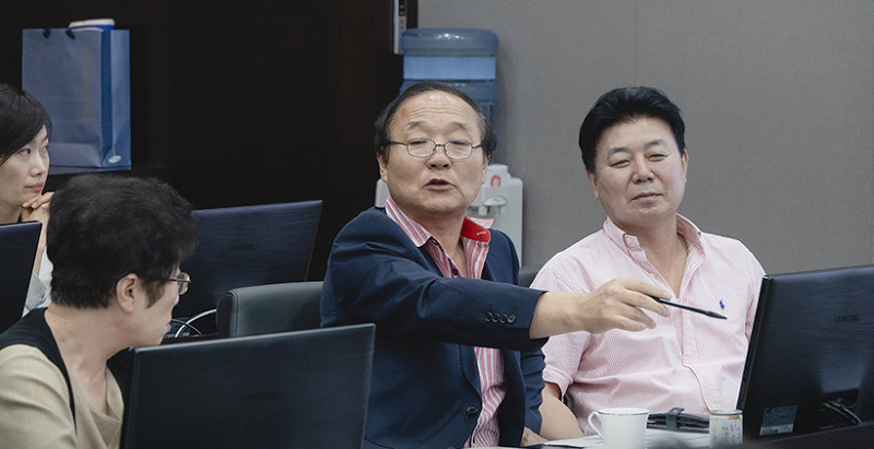 삼성전자∙화성 소통협의회 정기회의에 참석한 이승옥 위원의 모습