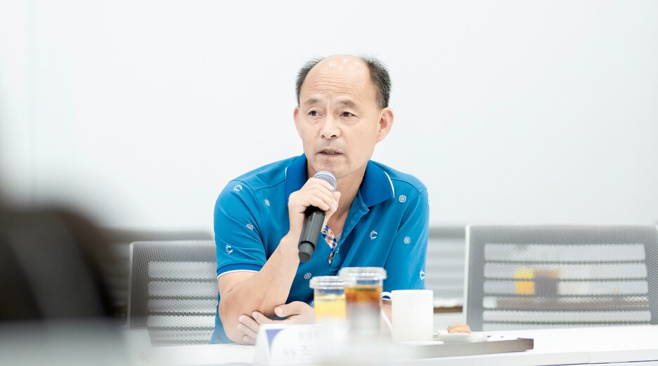 발언 중인 중앙동 통장협의회장 조정수 위원