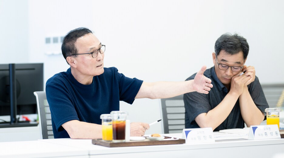 발언 중인 고덕면 이장협의회 사무국장 임창묵 위원