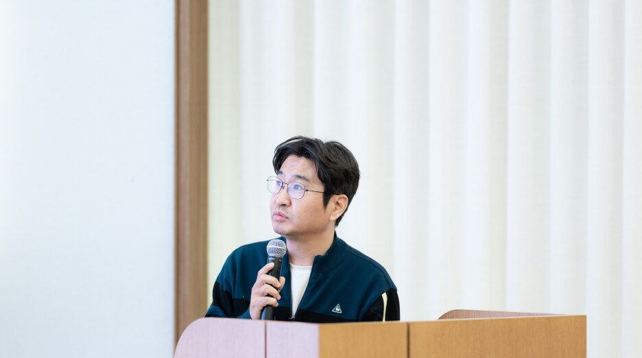 환경안전 관리 현황에 대해 설명하는 평택환경그룹 박하진 위원의 모습
