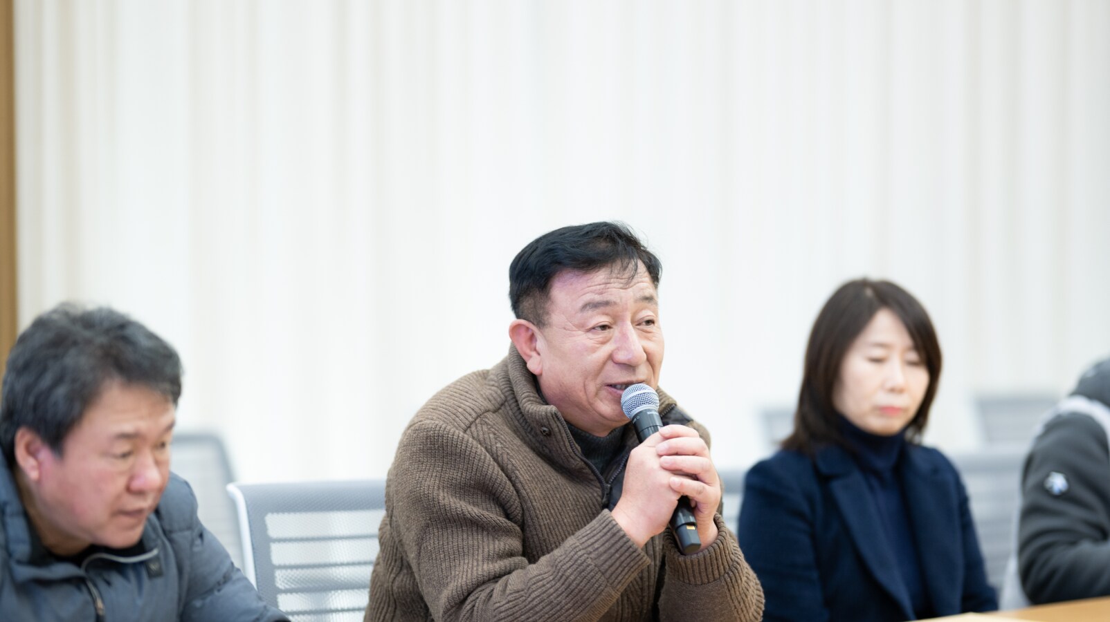 발언하는 세교동 새마을지도자 협의회장 우제욱 대표위원의 모습