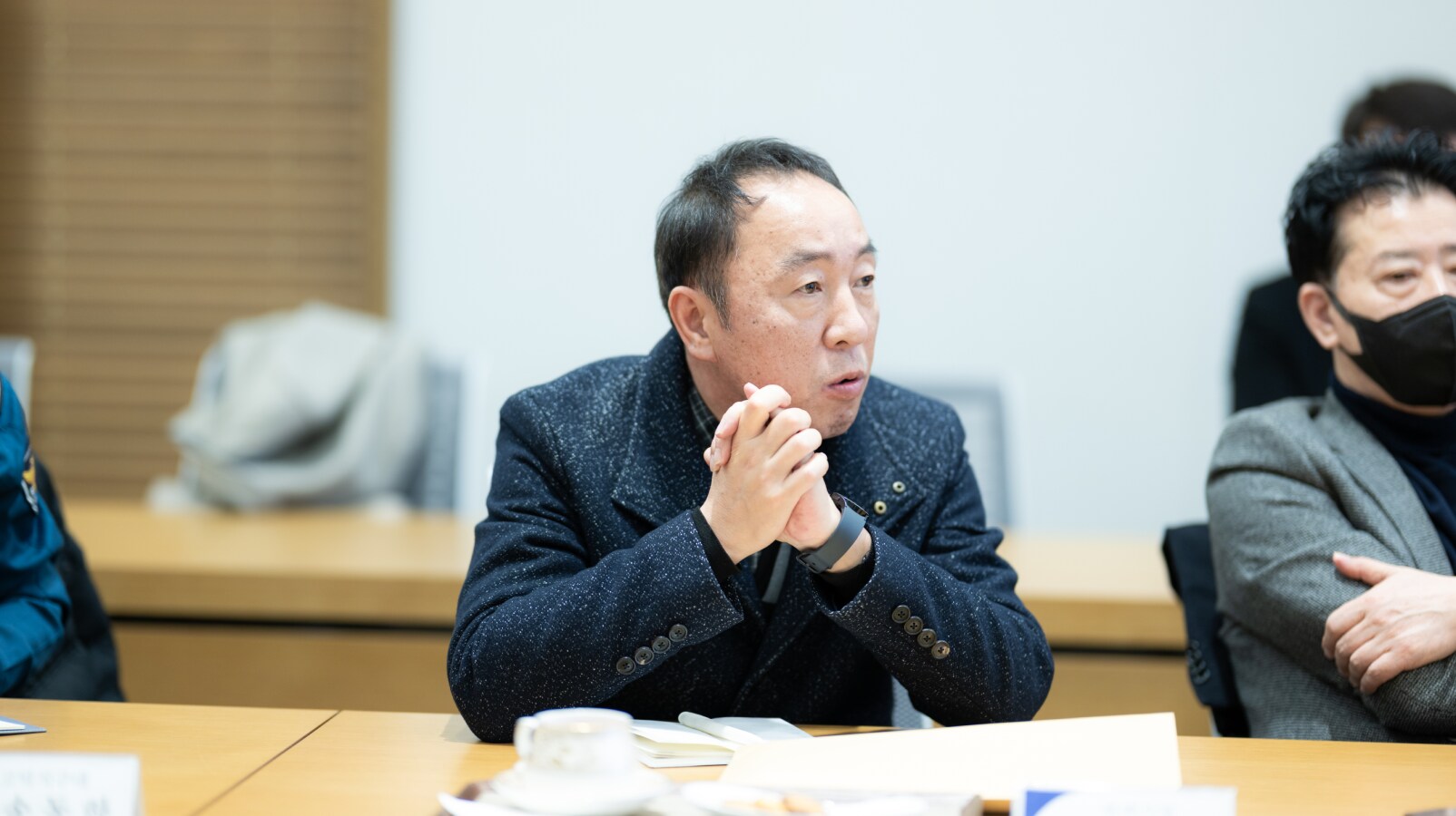 질문에 답변하는 평택시청 자치행정팀장 김민수 위원의 모습