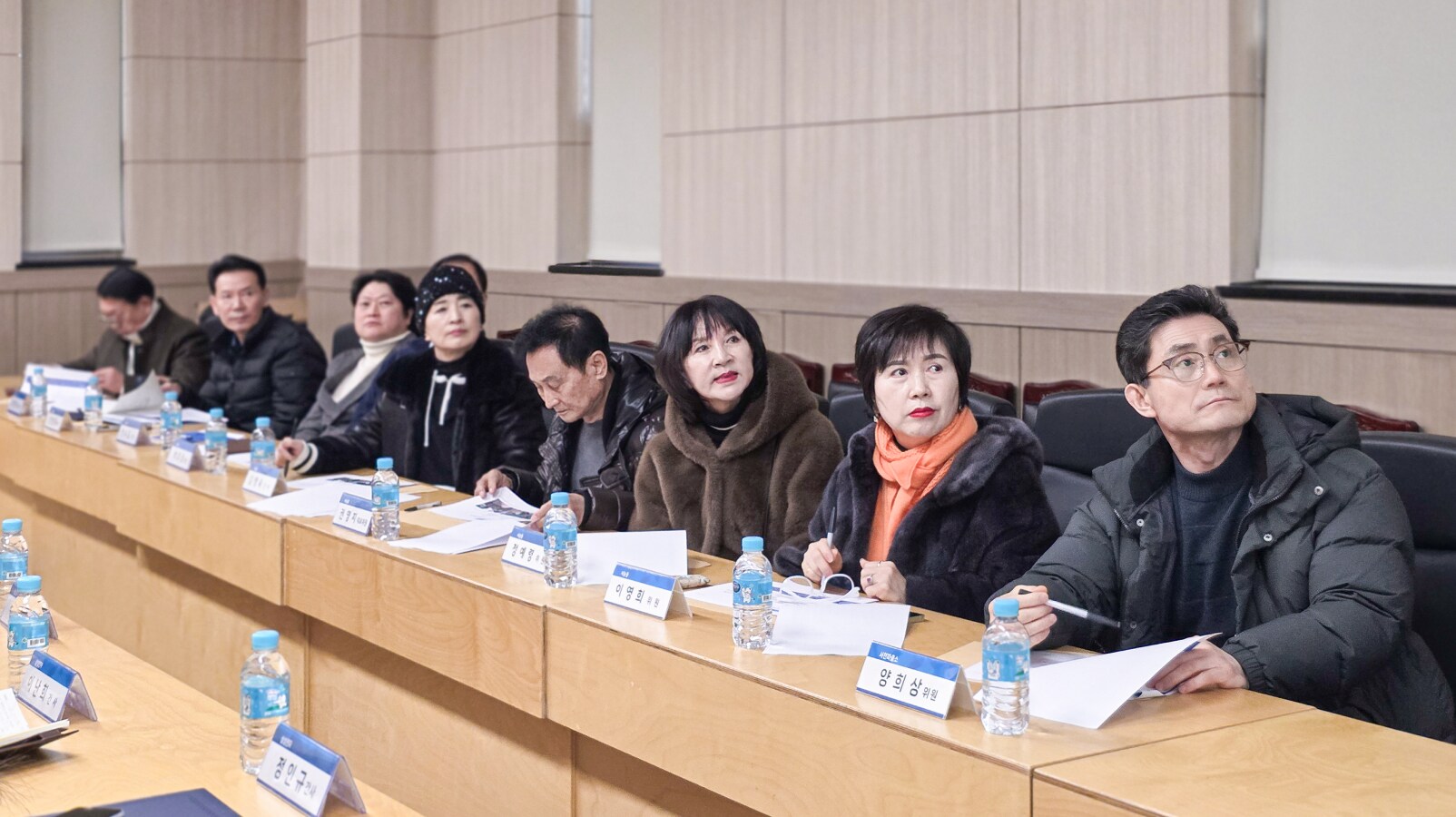 지역사회 안전 관리 시스템에 대해 경청하는 소통협의회 위원들