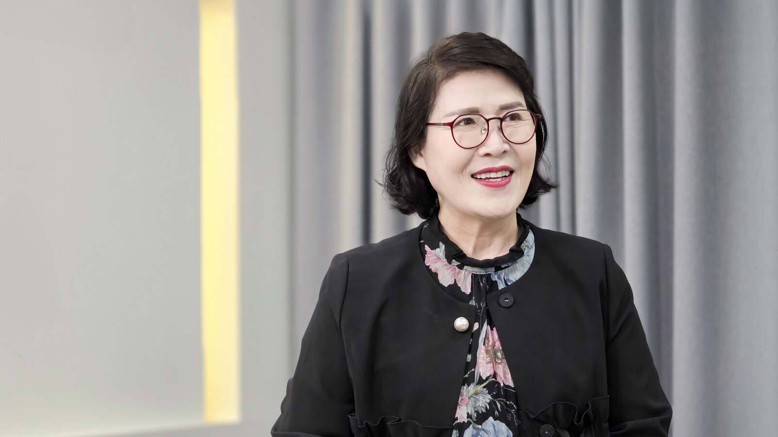 회의 후 인터뷰에서 소감과 제8기를 향한 응원의 말을 전하는 조혜경 제7기 대표위원