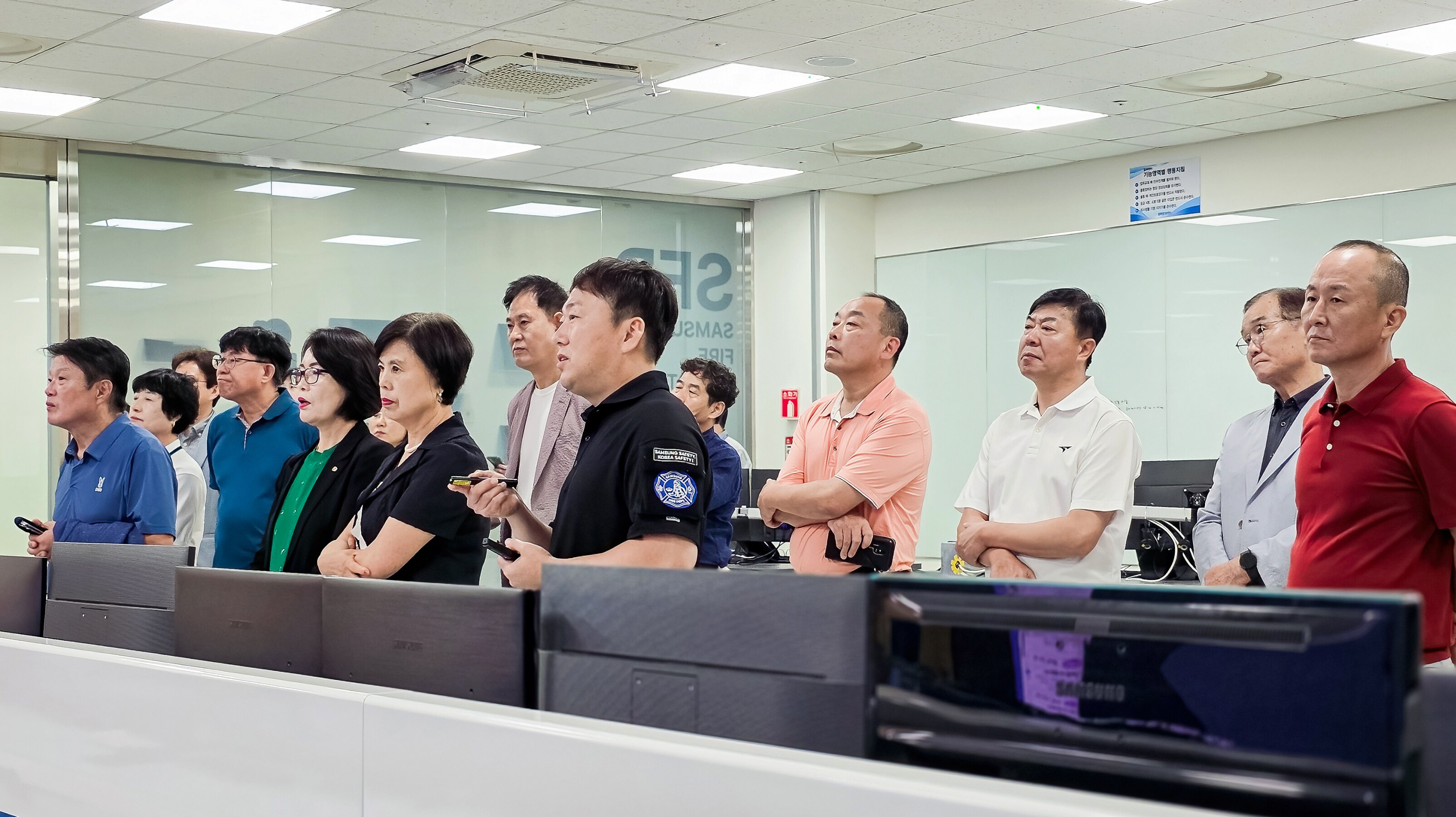 소방그룹 이재율 파트장의 설명을 경청하는 위원들