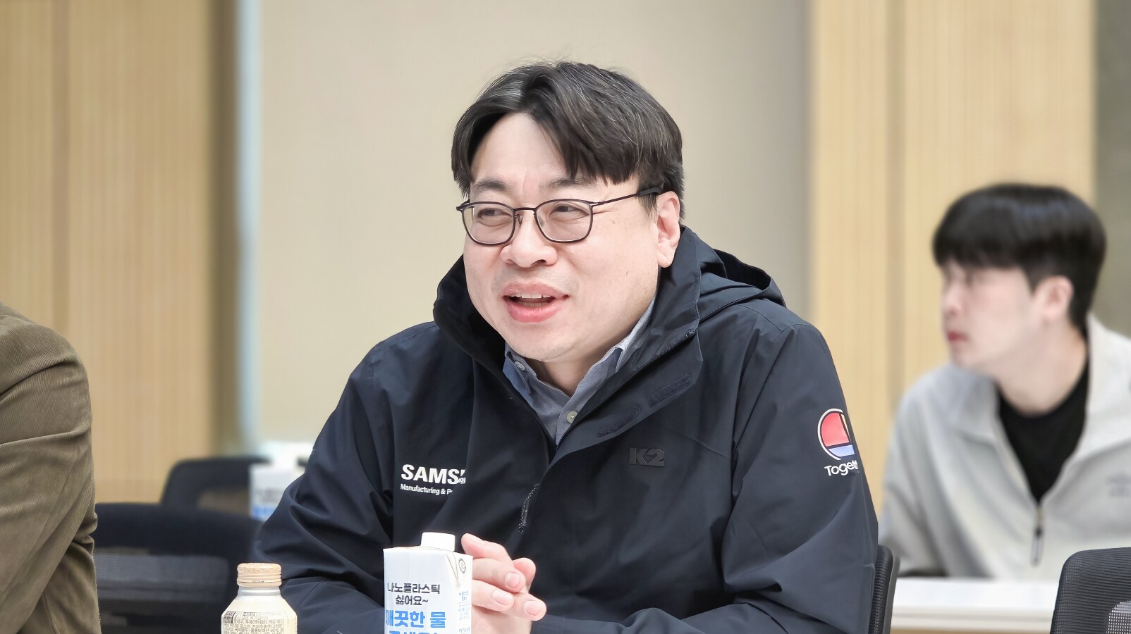 협의회를 통해 삼성전자와 함께 성장하는 지역사회가 되길 바란다며 인사말을 전하는 신인철 의장