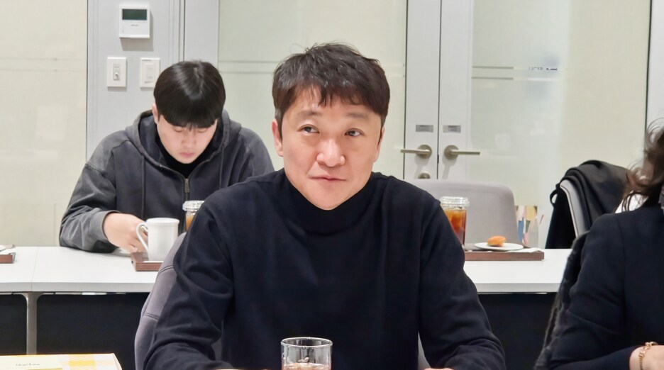 평택캠퍼스 건설 현황에 대해 설명하는 정창우 위원