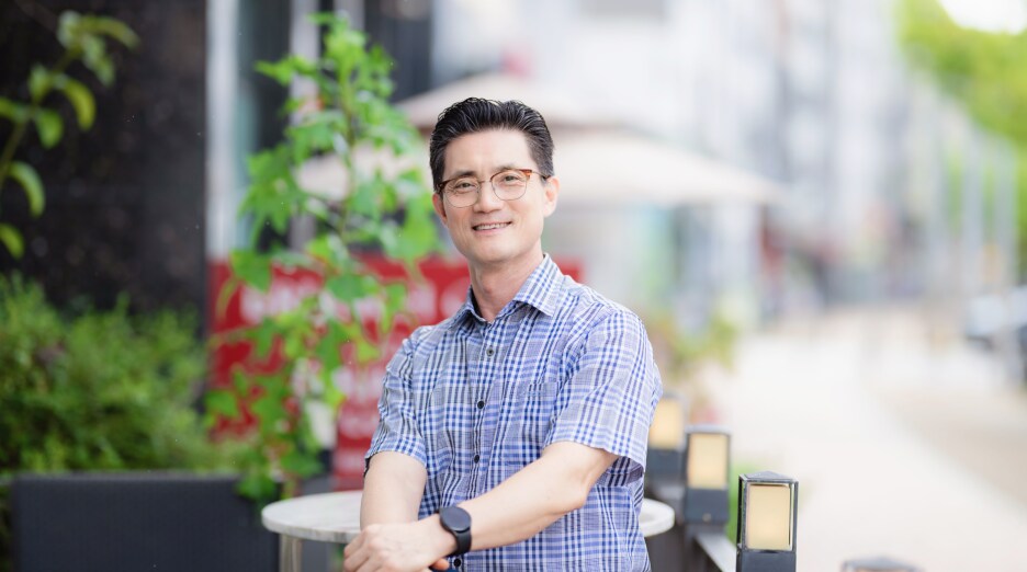 양희상 위원이 평택캠퍼스 견학 후 방재센터의 체계에 소감을 밝히고 있다 