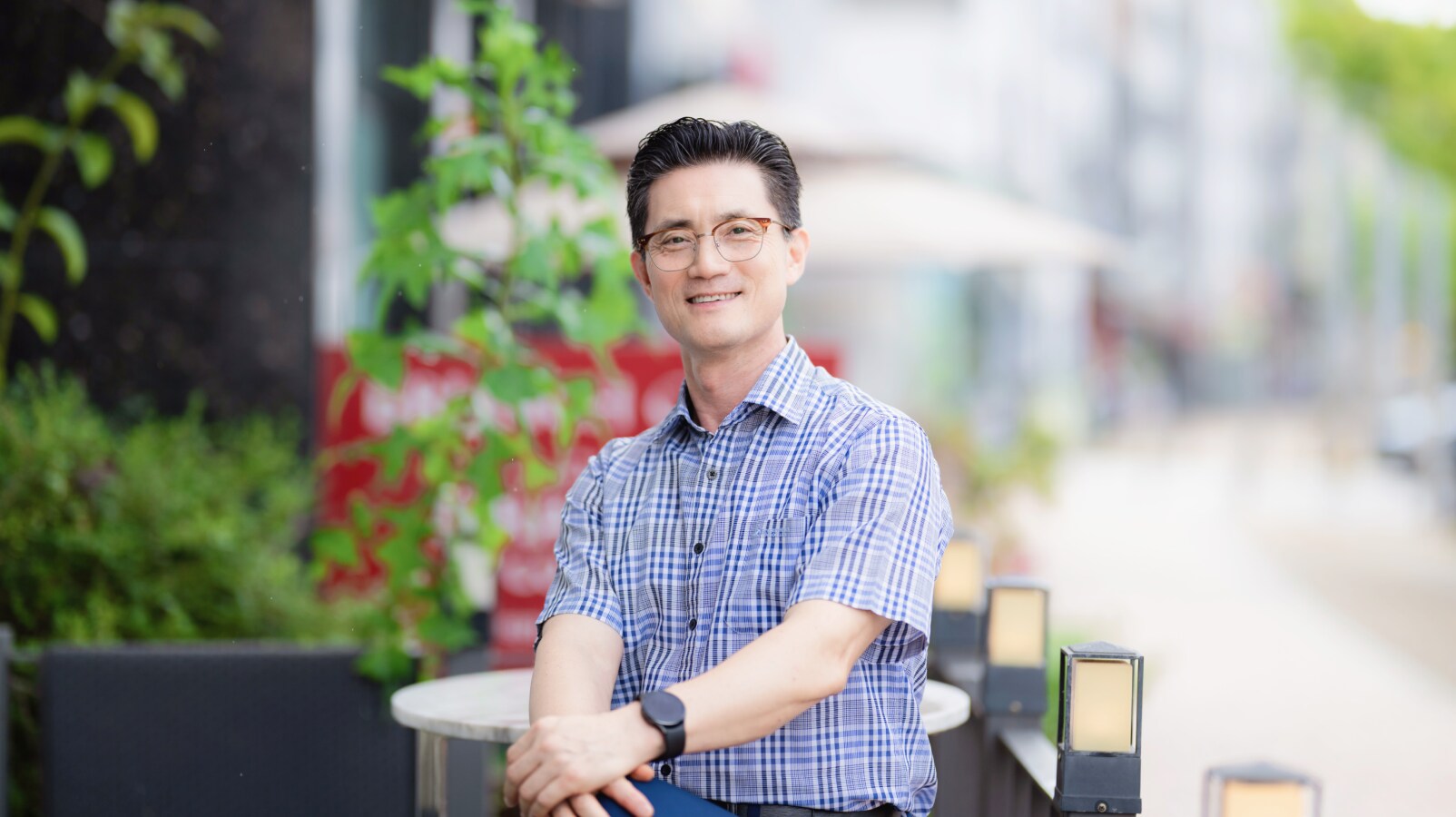 양희상 위원이 평택캠퍼스 견학 후 방재센터의 체계에 소감을 밝히고 있다 