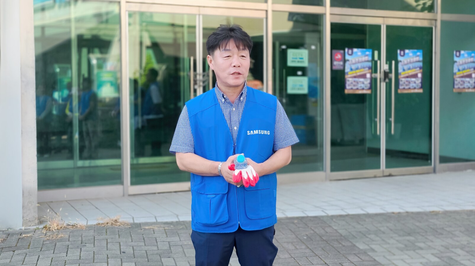 인사말을 전하는 정문환 대표위원