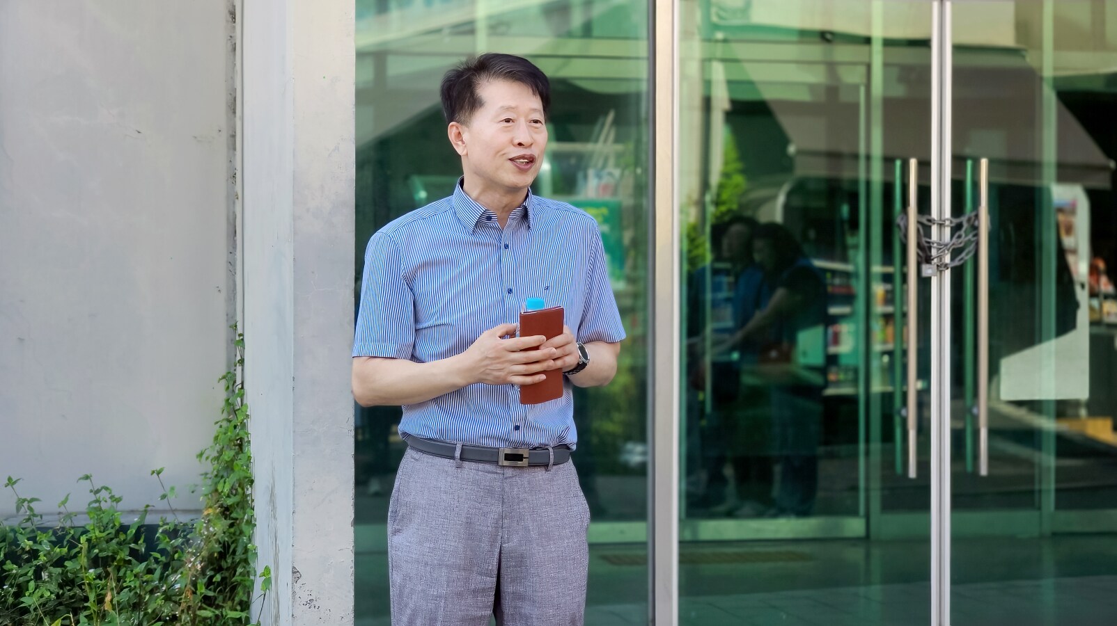 용인시를 위한 소통협의회의 활동에 감사 인사를 전하는 권현찬 기흥동장