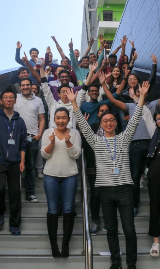 Images of Samsung interns on the stairs