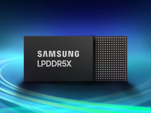 A high-resolution image of the Samsung LPDDR5X memory chip with the front and back sides visible.