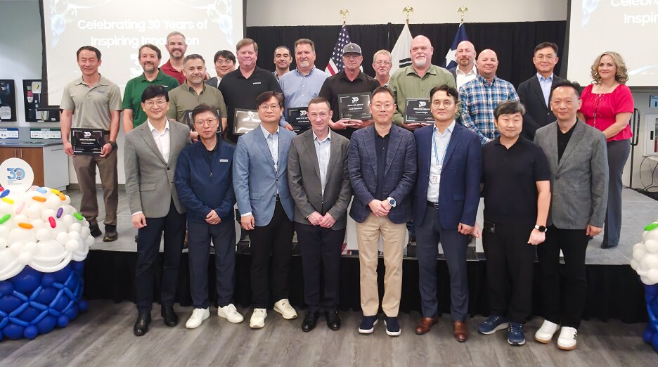 Longest-tenured employees with their supervisors and Samsung Austin Semiconductor executives. 