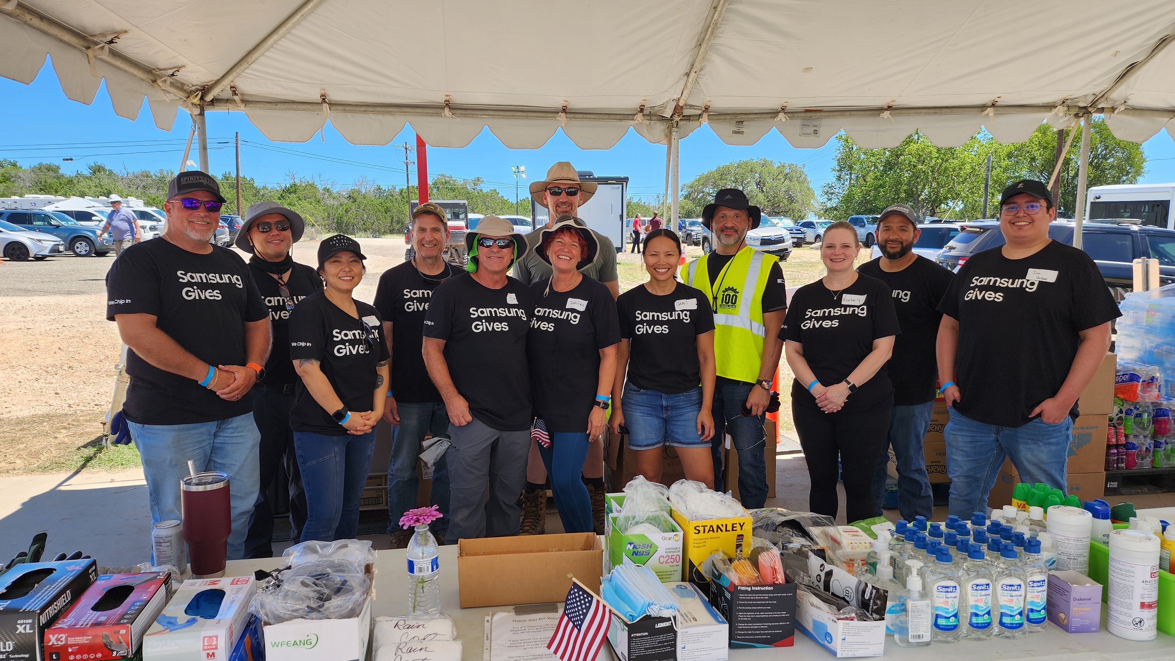 Samsung Austin Semiconductor employees volunteering on July 24, 2025.