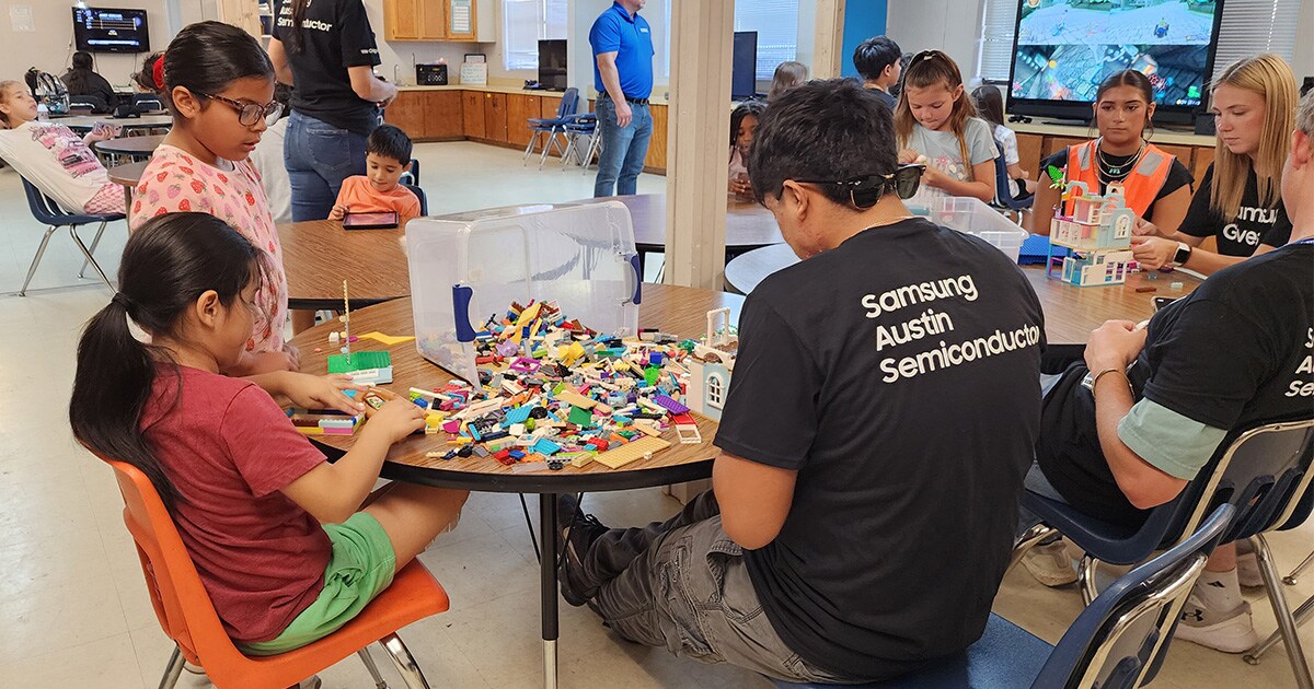 Taylor ISD interns volunteering with the Boys and Girls Club of East Williamson County.