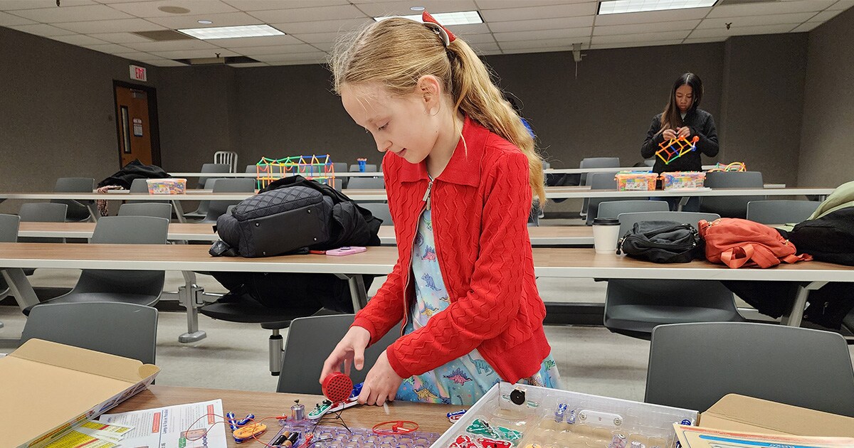 Katie Rose building a snap circuit