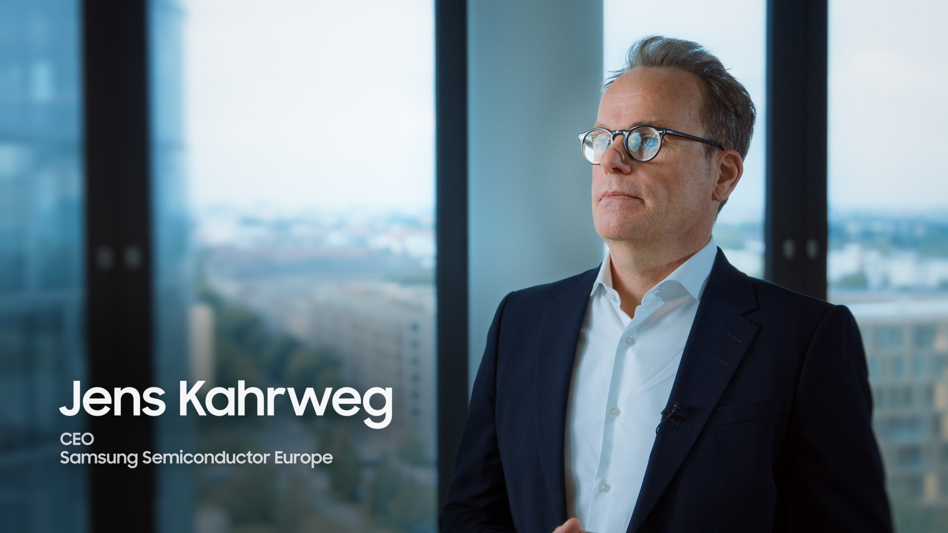 Video thumbnail featuring the CEO of Samsung Semiconductor Europe seated in an office.