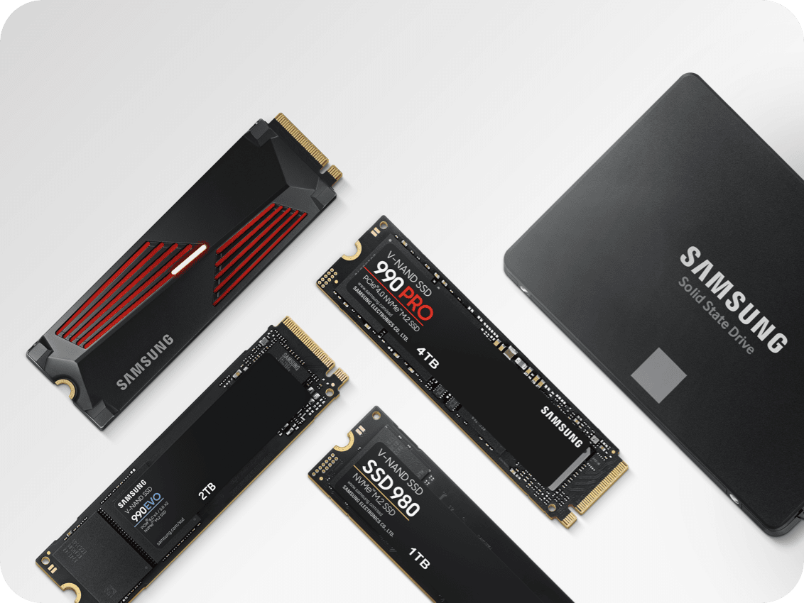 Among Samsung Semiconductor's Internal SSD products, 990 PRO with heatsink, 990 PRO, 990 EVO, 980 and 870 EVO are gathered together.