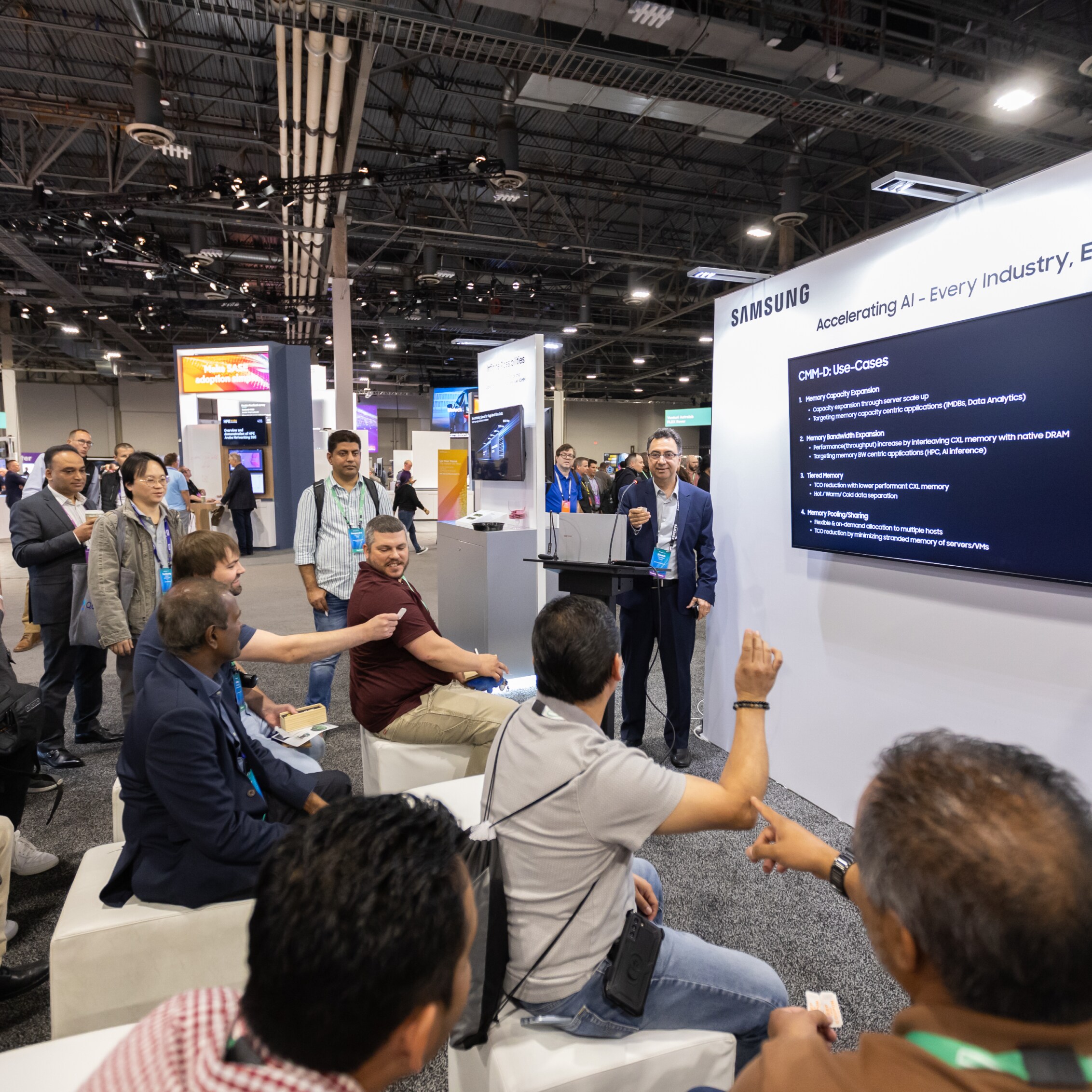 An interactive session at the Samsung booth with attendees asking questions about CMM-D use-cases in accelerating AI.