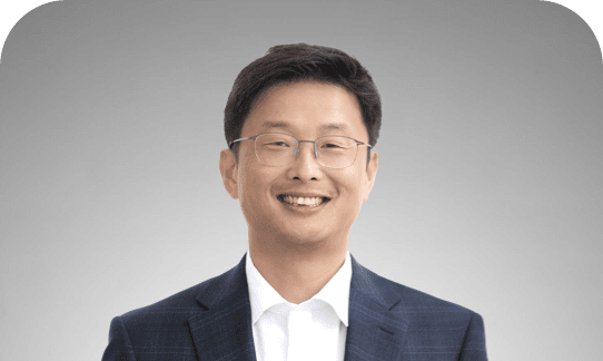 EVP Sukhwan Lim and Professors are in charge of the "Panel Discussion: Implications on Compute Platforms from Recent Trends in Generative AI and Large Language Models" at Samsung System LSI Tech Day 2023.