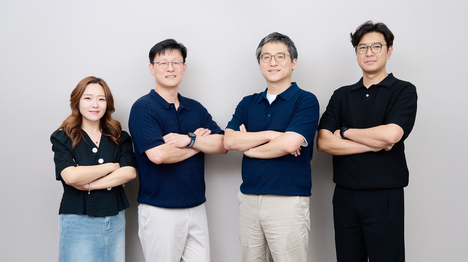 Group portrait of Jiyeon Shin, Byoung-Hee Kim, Dawoon Jeong, and Sangsoo Park, who participated in the development of V10 BV-NAND