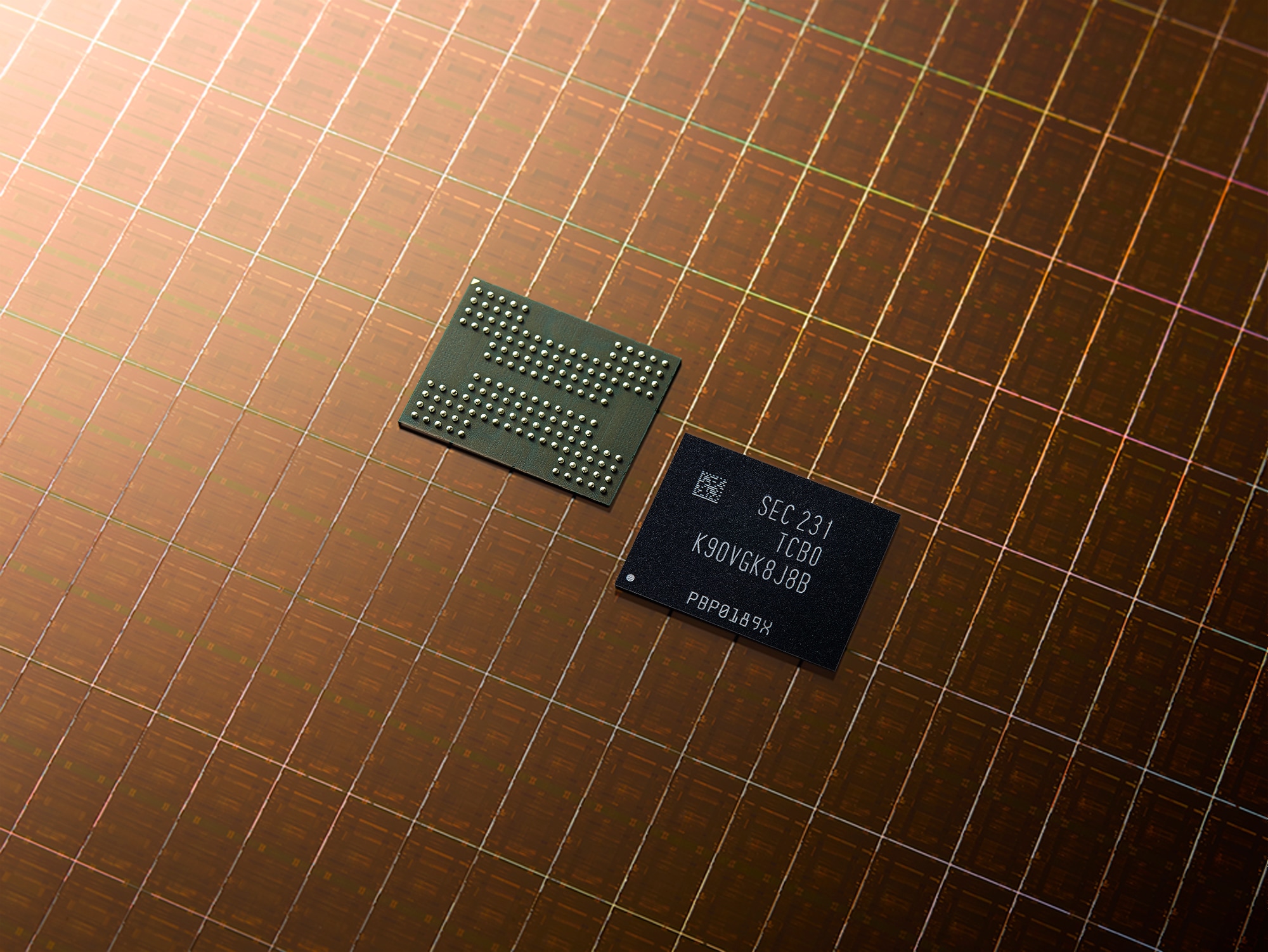 These are the front and back of Samsung Electronics' 8th generation V-NAND.