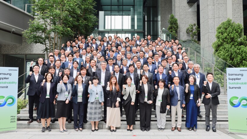 Group photo of participants at the Samsung Supplier Sustainability Summit