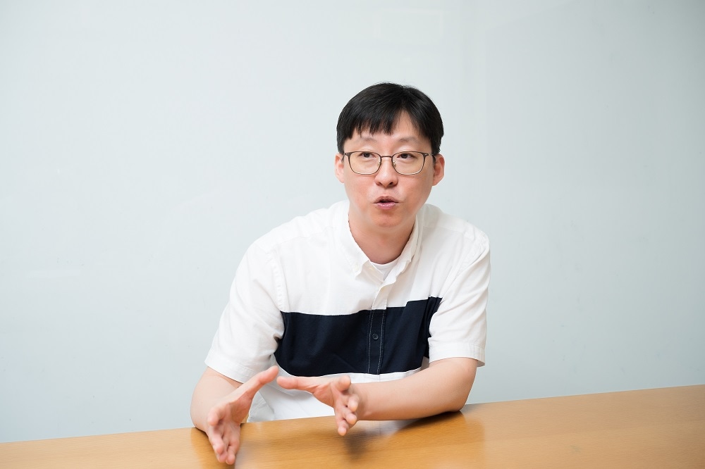 Project Leader Wookyeong Jeong has worked in the CPU field for more than 20 years since joining Samsung.