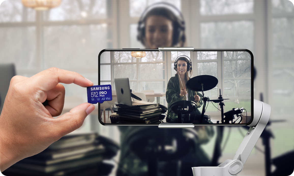 Samsung Semiconductor's PRO Plus microSD card enables seamless capture of 4K UHD videos on mobile phones with its outstanding write speed and consistent performance.
