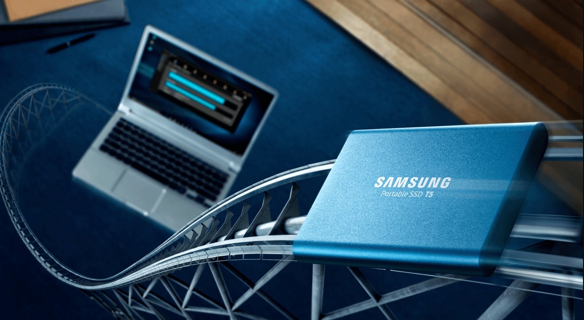 Samsung Semiconductor Portable SSD T5 with rail