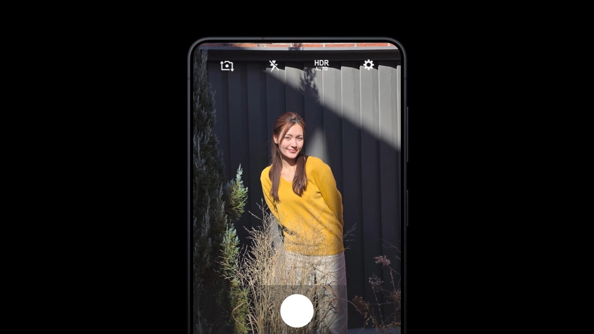 Video demonstrating single-frame HDR support across 1x, 1.5x, 2x, 3x, and 4x in-sensor zoom levels by zooming into a single image.