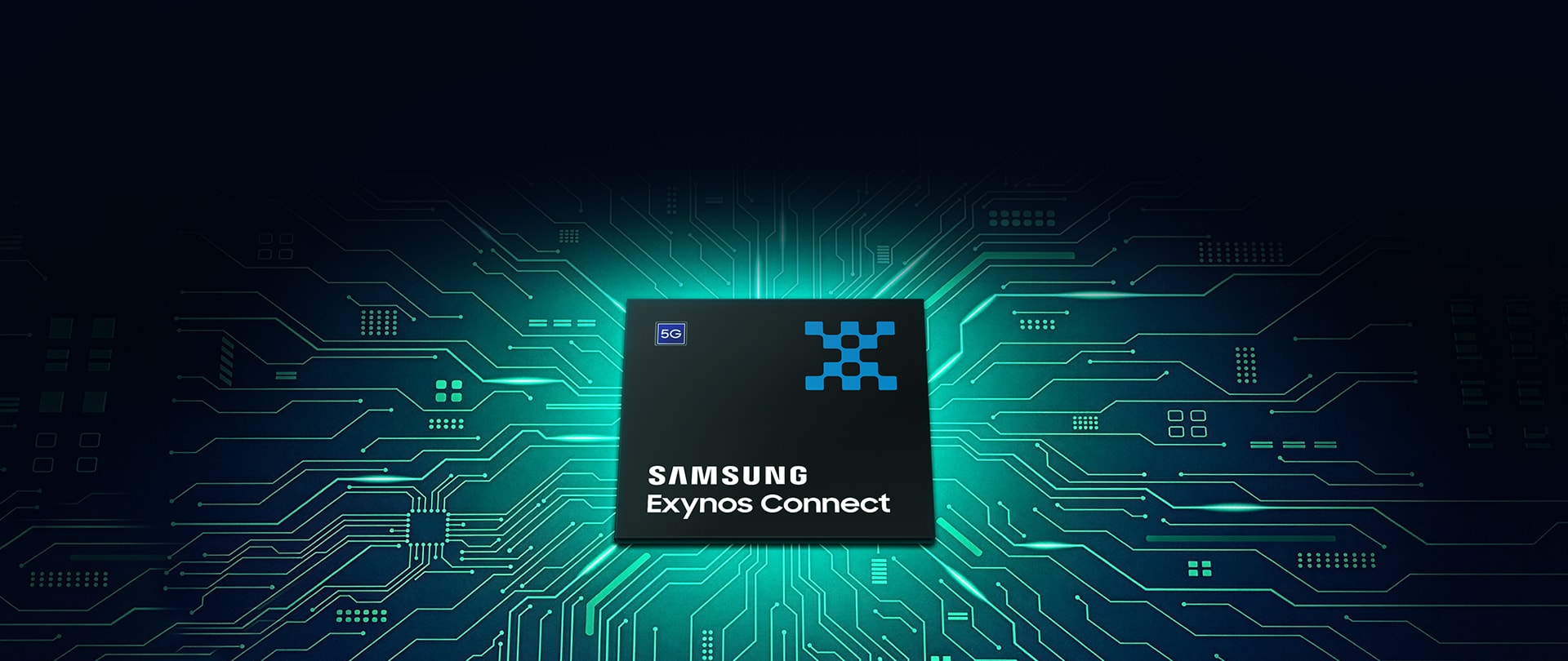미래지향적이고 전력 효율을 상징하는 초록색 톤의 회로 패턴 위에 엑시노스 커넥트 칩이 배치된 이미지