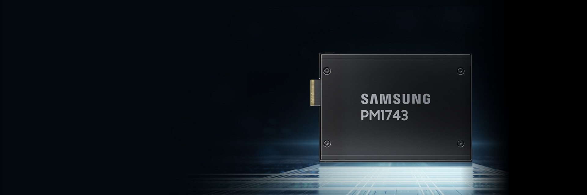 Samsung PM1743 PCIe Gen5 SSD First Take Review 