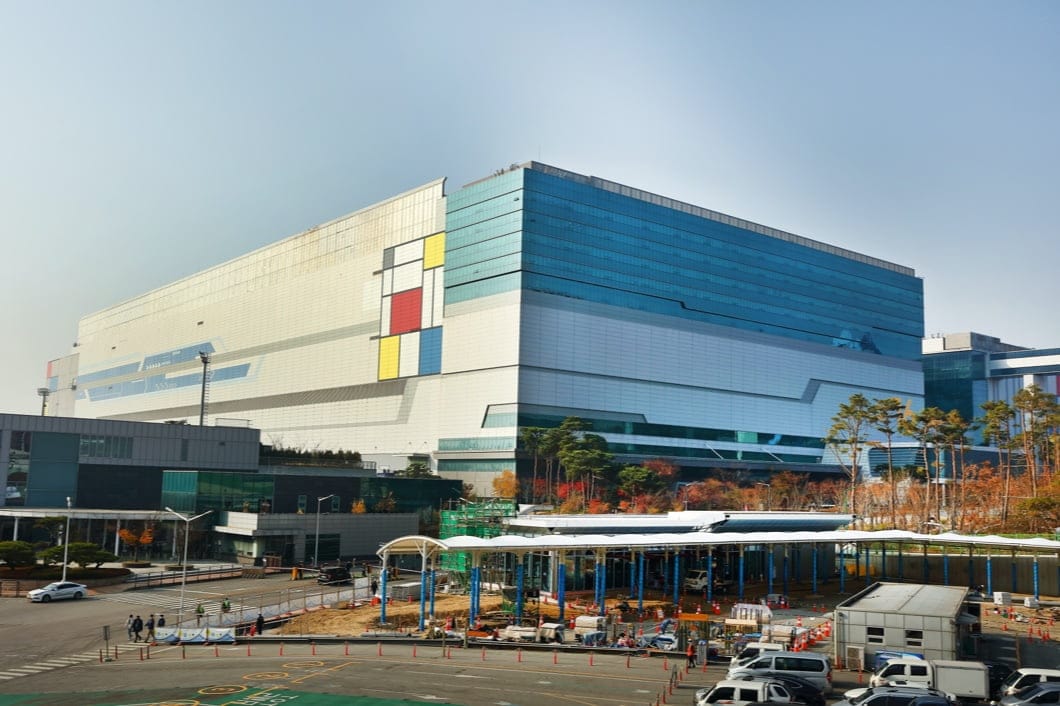 Samsung's Hwaseong site seen from the side.